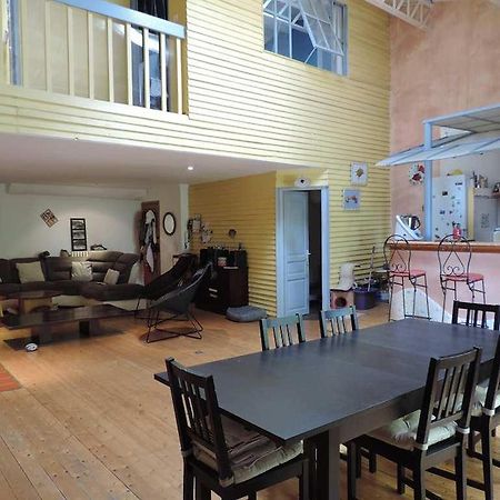 Appartement Duplex avec terrasse tropézienne à Pézenas Extérieur photo