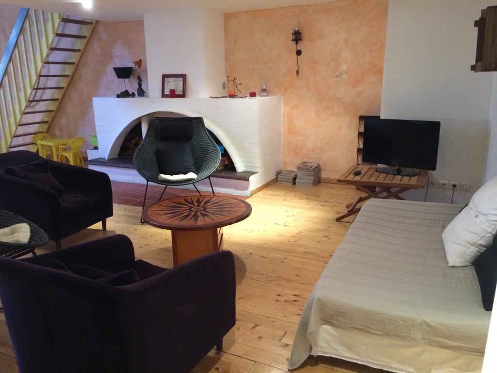 Appartement Duplex avec terrasse tropézienne à Pézenas Extérieur photo