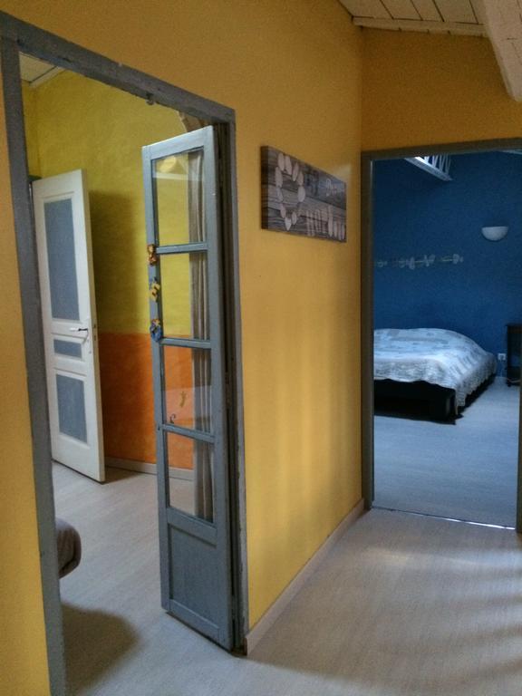 Appartement Duplex avec terrasse tropézienne à Pézenas Extérieur photo