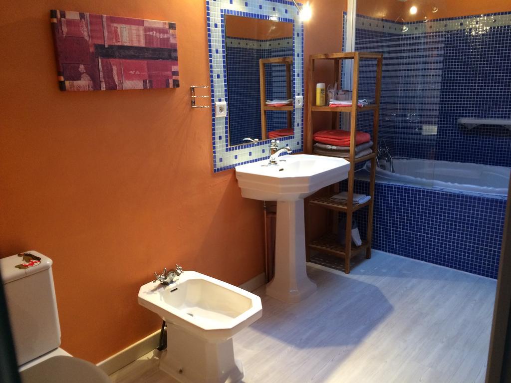 Appartement Duplex avec terrasse tropézienne à Pézenas Extérieur photo