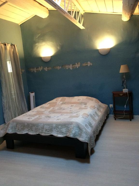 Appartement Duplex avec terrasse tropézienne à Pézenas Extérieur photo