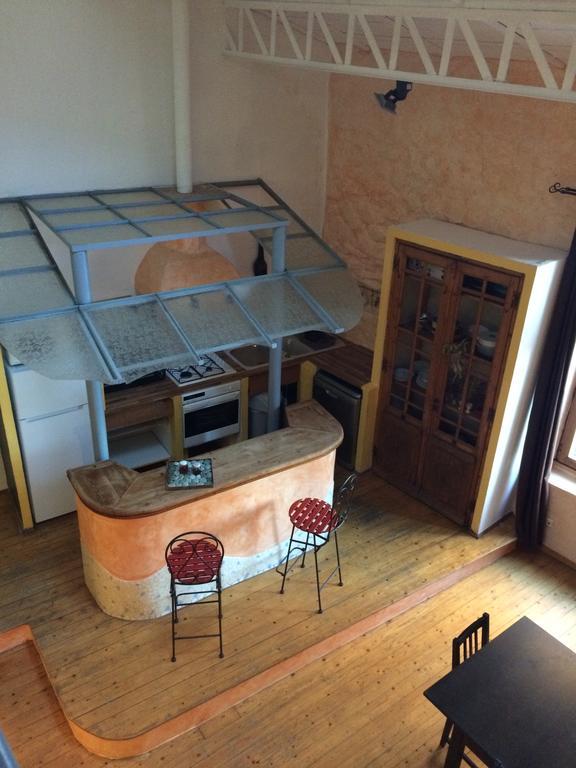 Appartement Duplex avec terrasse tropézienne à Pézenas Extérieur photo